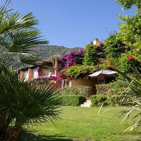 Aparthotel Helios 3*