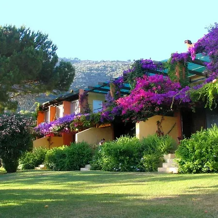 Helios Aparthotel 3*