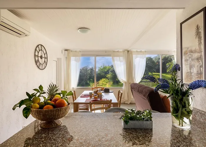 赫利俄斯公寓 卡尔热斯