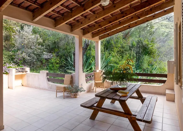 赫利俄斯公寓 3*