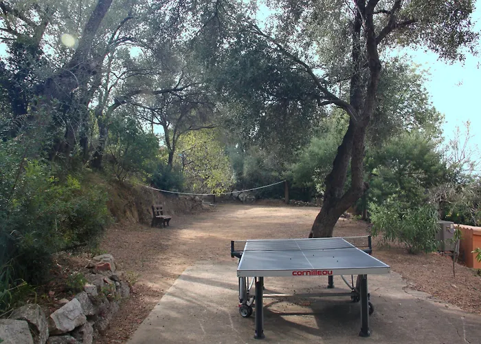 赫利俄斯公寓 3* 卡尔热斯