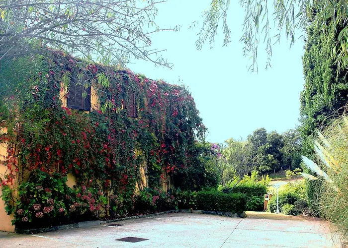 Helios Aparthotel 3*